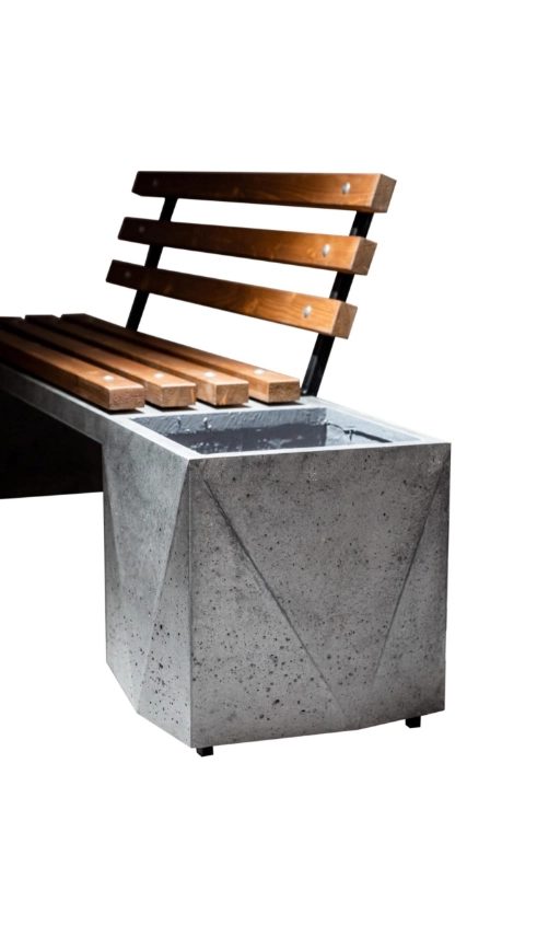 Bancă de beton cu spetează din lemn şi ghiveci